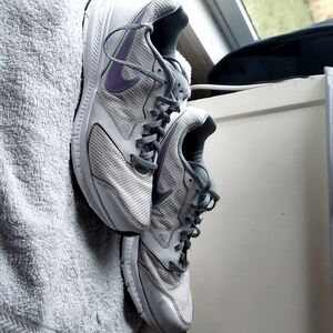 Womens size 10 nike downshifter6